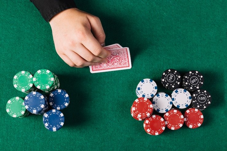 Bagan tingkat loyalitas wwbola menampilkan manfaat progresif dari Member hingga Diamond